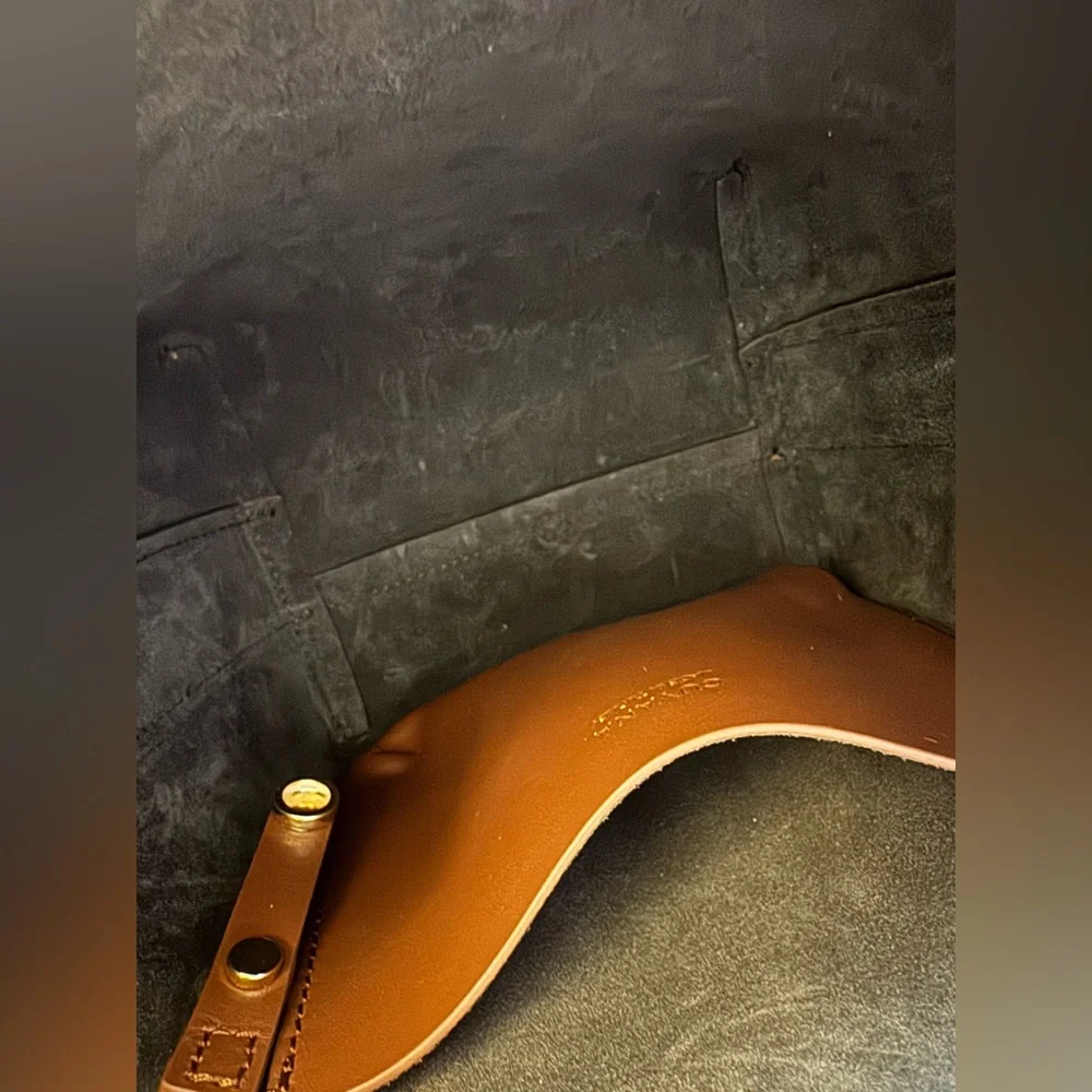 CUYANA Mini Linea Bucket Bag in Dark Chestnut Smooth Leather - Picture 8 of 9